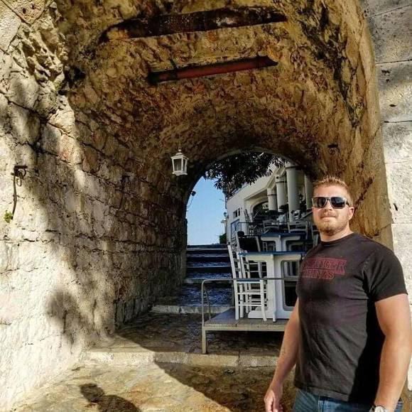 Meet your Posher, Josh - Picture 1 of 1